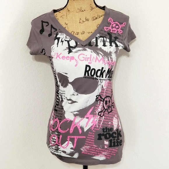 Vanity Tops - •Vanity•Rocker Girl•gray,black pink•s/s•sz.Med•